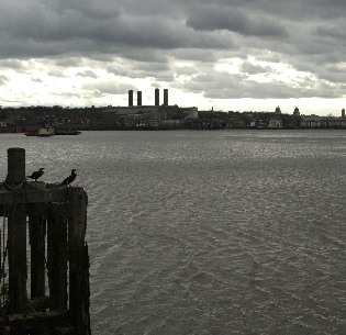 Picture of river view from the pier